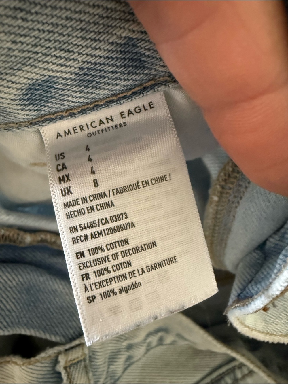 American Eagle Outfitters “Mom Shorts” Light Wash Distressed Denim Size 4 - Picture 11 of 11